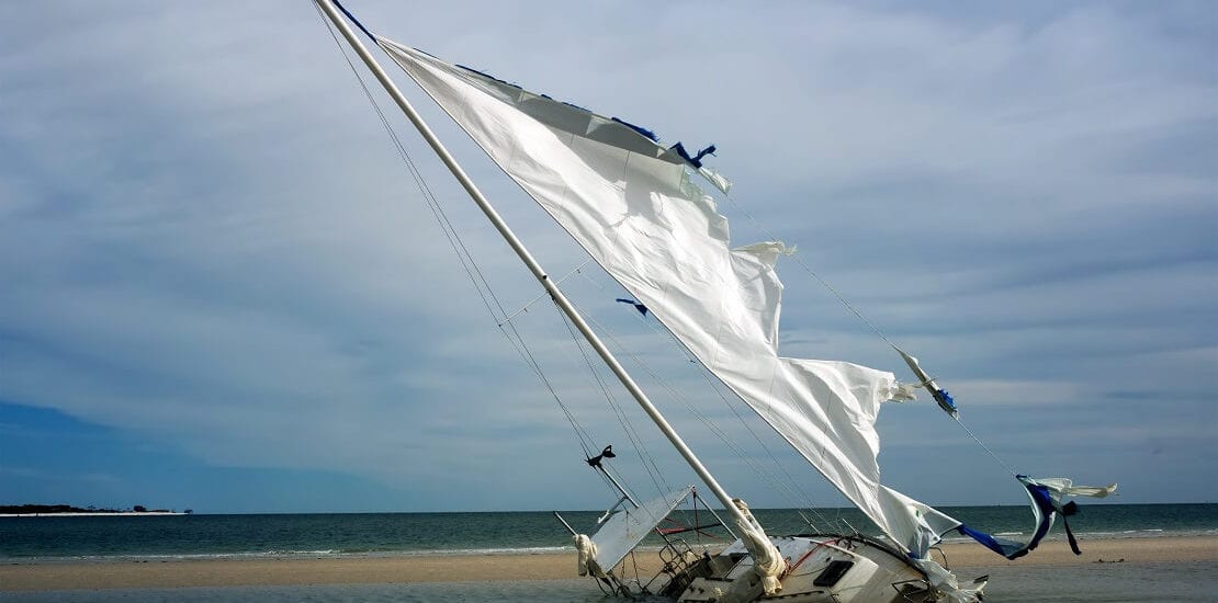 Was sind die Ursachen von Segelunfällen?