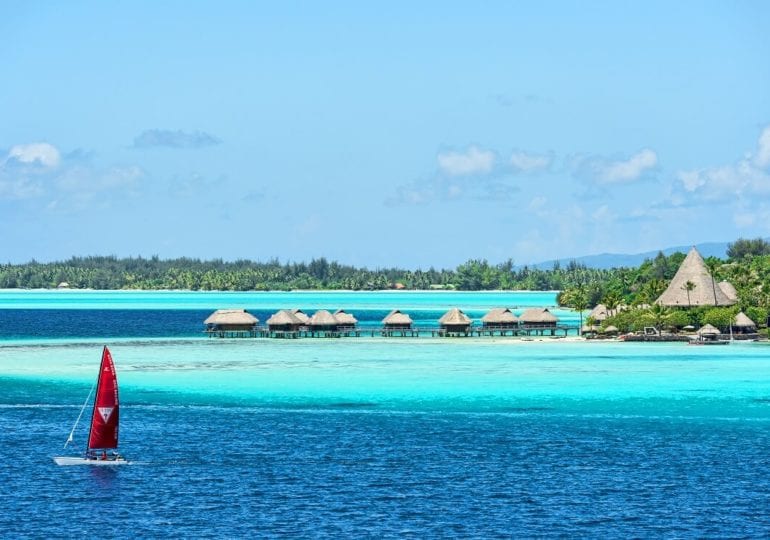Paradiesischer Segeltörn – Segeln bei Bora Bora