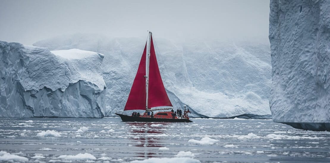 Segeln zwischen Gletschern in Ostgrönland