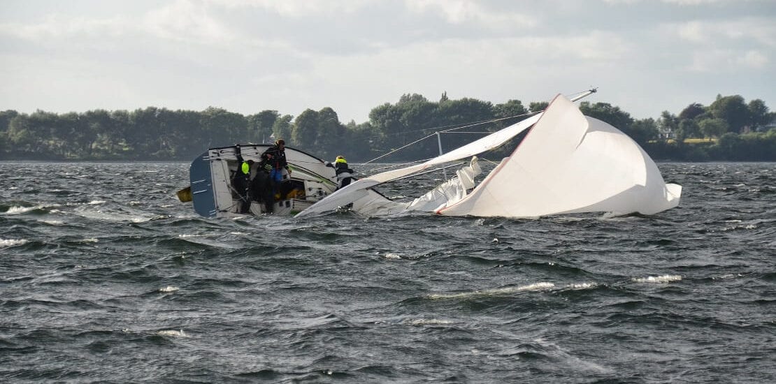 Titelverteidiger kentern beim Trainingsrennen des America’s Cup