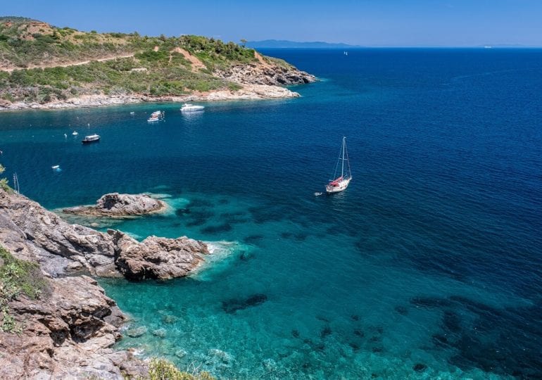 Aufregender Segeltörn vor der Küste von Italien