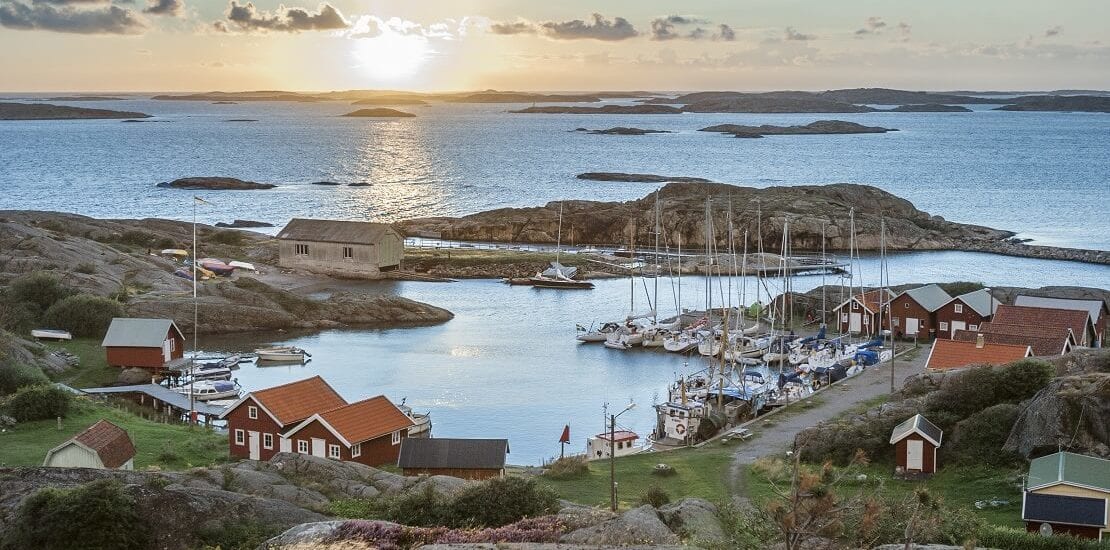 Segeln ohne Dunkelheit in Schwedens „Midsommar“