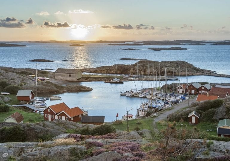 Segeln ohne Dunkelheit in Schwedens „Midsommar“