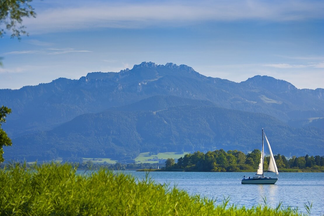 Der Chiemsee mit Alpenblick