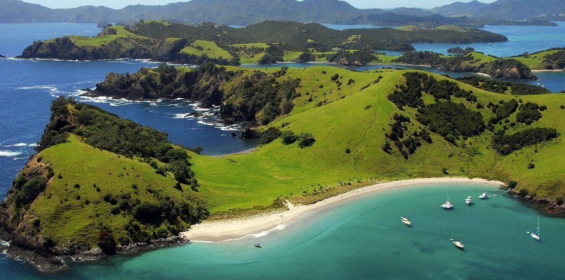 Segeln zwischen hunderten Inseln vor der Bay of Islands