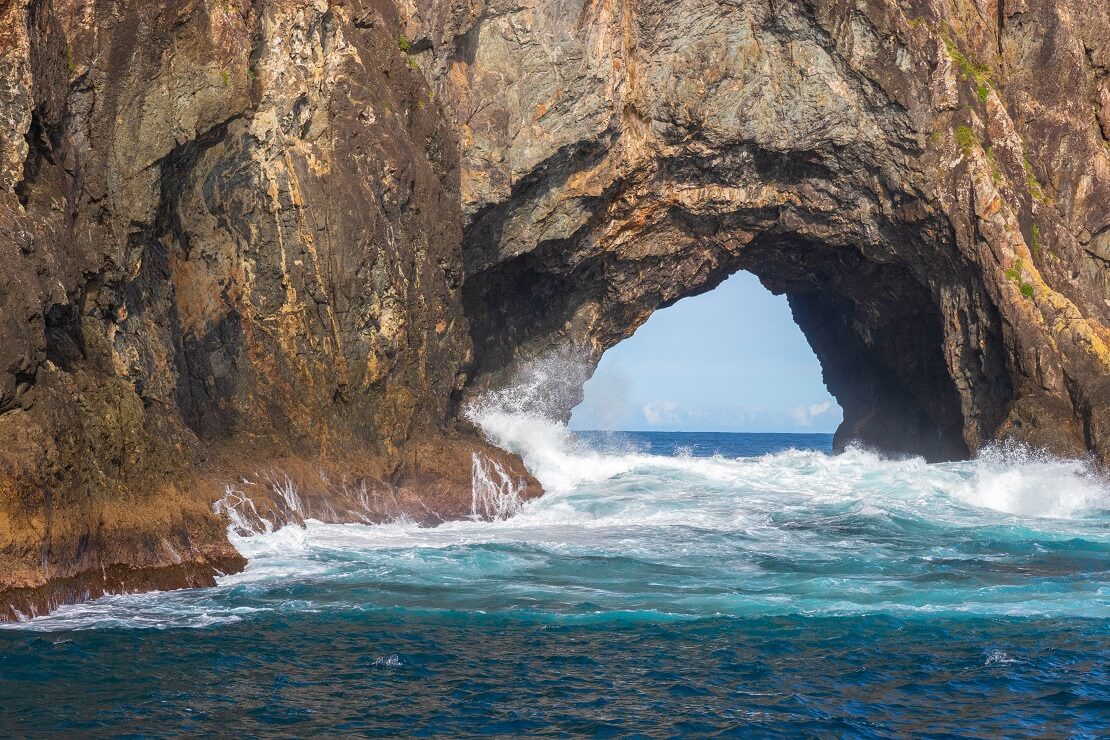 Das "Hole in the Rock" in Neuseeland