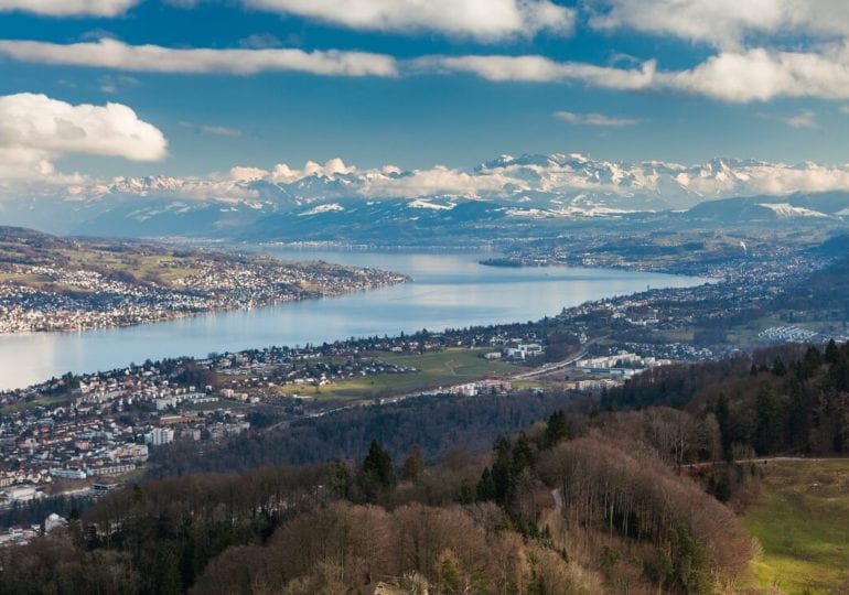 Der Zürichsee: Segeln zwischen ursprünglicher Natur und Großstadttrubel