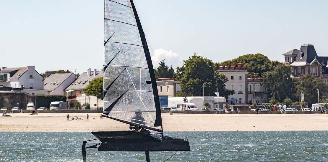 Foils Segeln heißt übers Wasser schweben