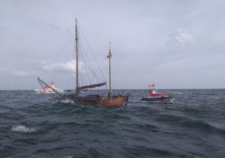 Hubschrauber-Einsatz: Solo-Segler von sinkendem Segelboot gerettet