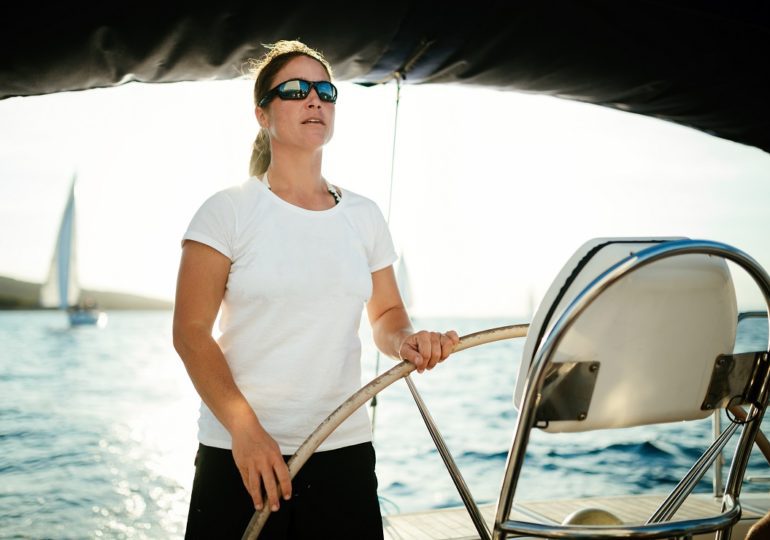 Von Olympiarekorden und einem jungen Segelmädchen: Die berühmtesten Seglerinnen der Welt (Teil 2)