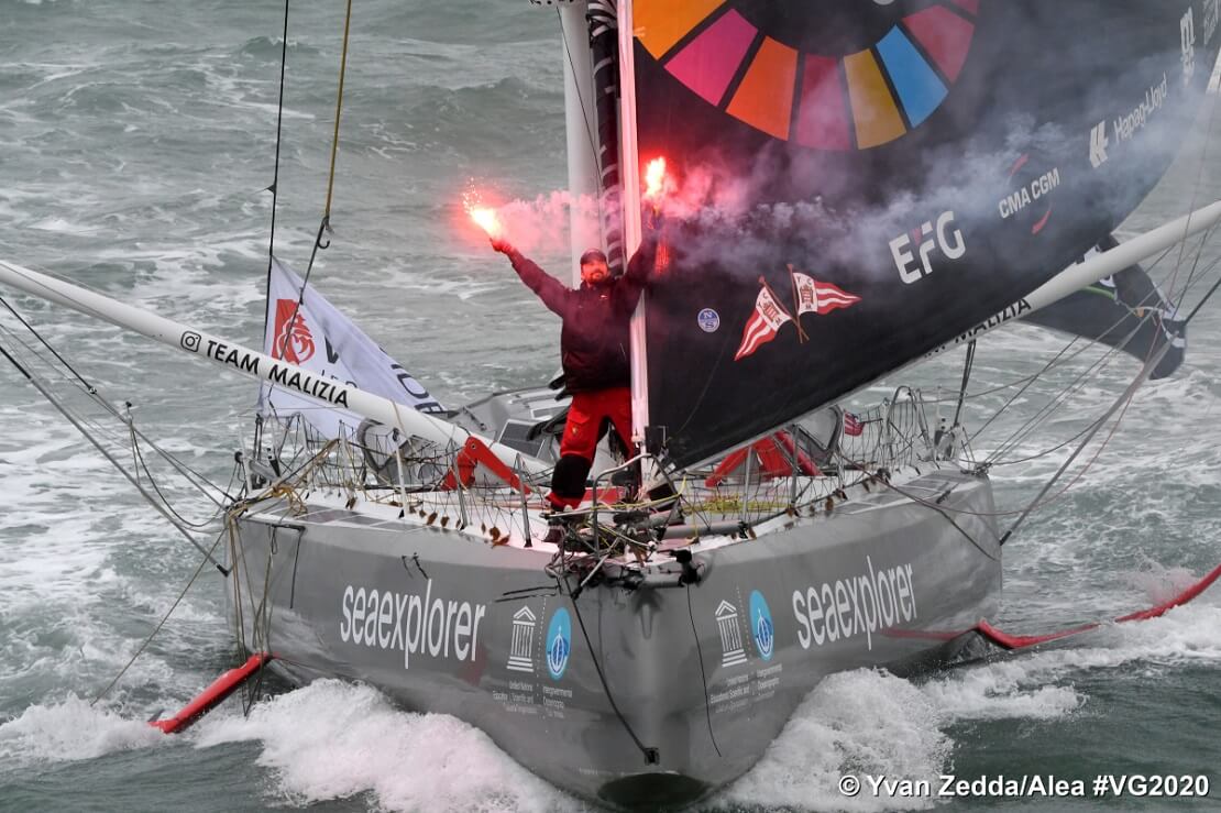 Boris Herrmann bei Ankunft auf dem Boot bei der Vendée Globe