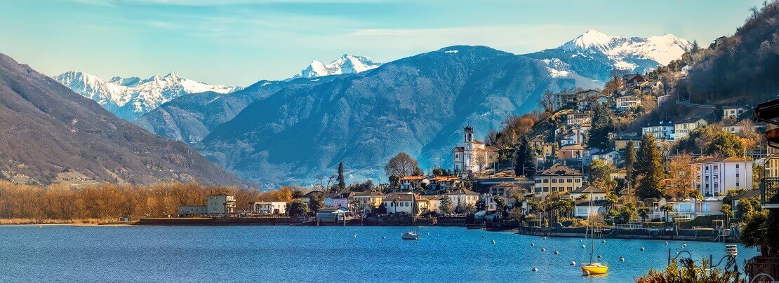 Segeln auf dem Lago Maggiore in Italien und der Schweiz